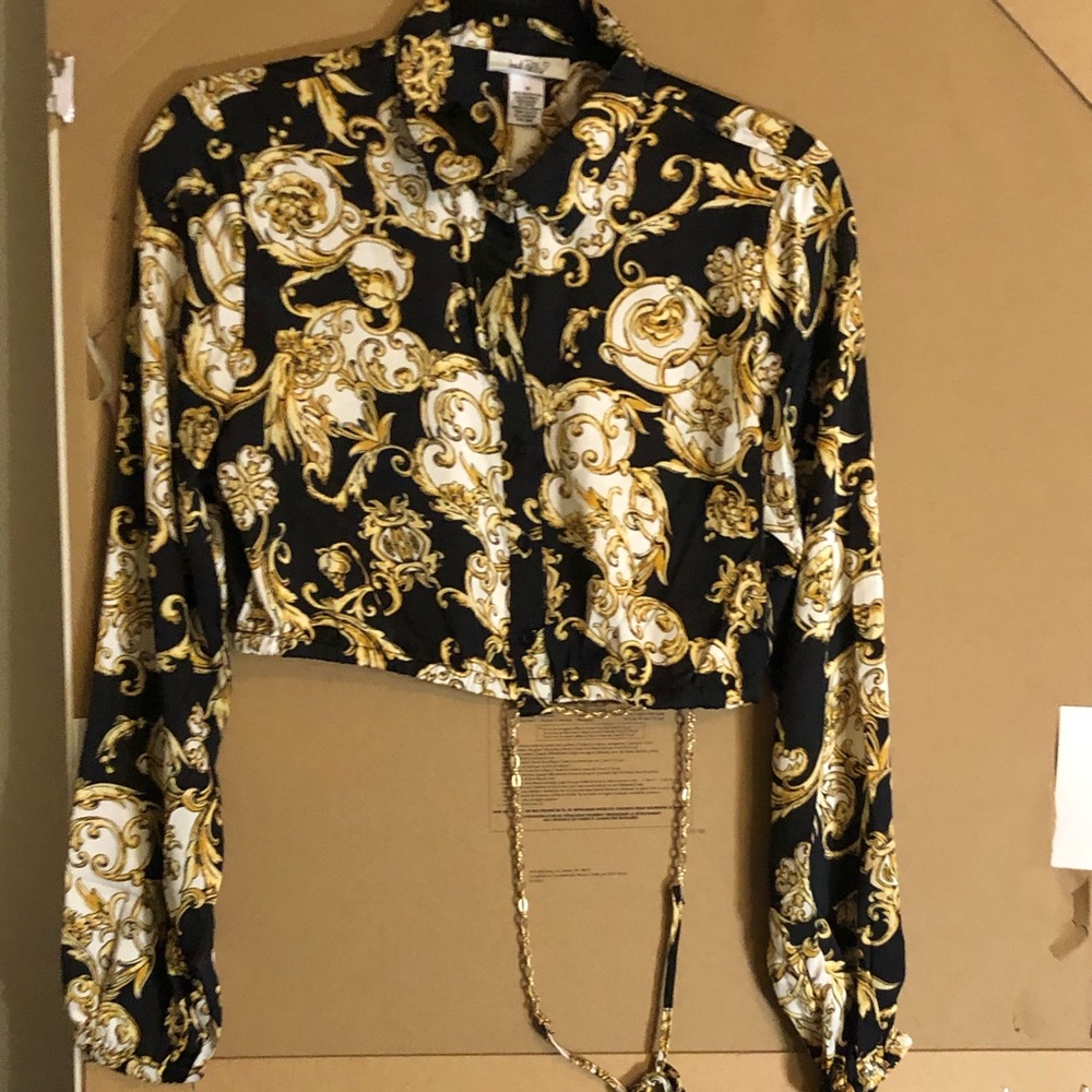 Long sleeve belly shirt
